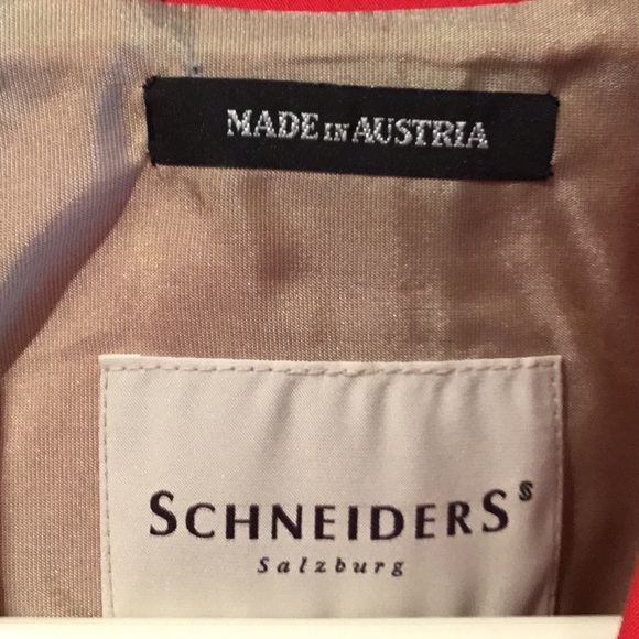 Schneider’s of Salzburg rain coat, clean, w/ belt - Picture 4 of 8